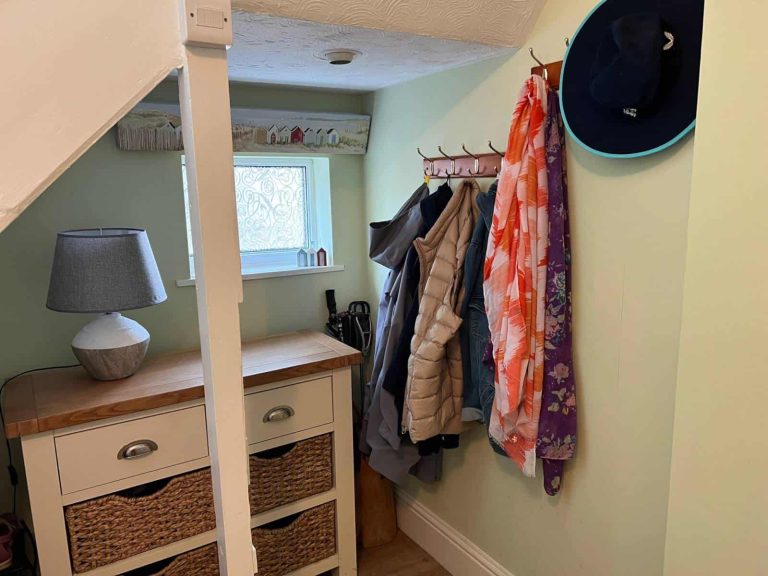 Hallway declutter after 768x576